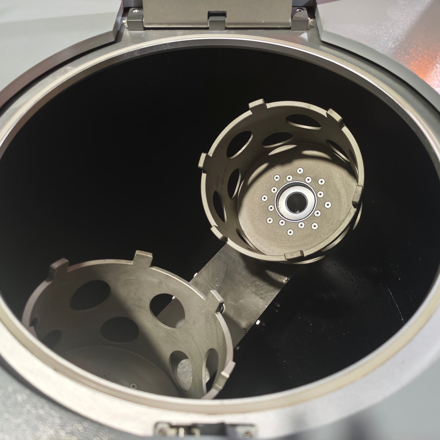 9L (2.4 gal) Planetary Centrifugal Mixer